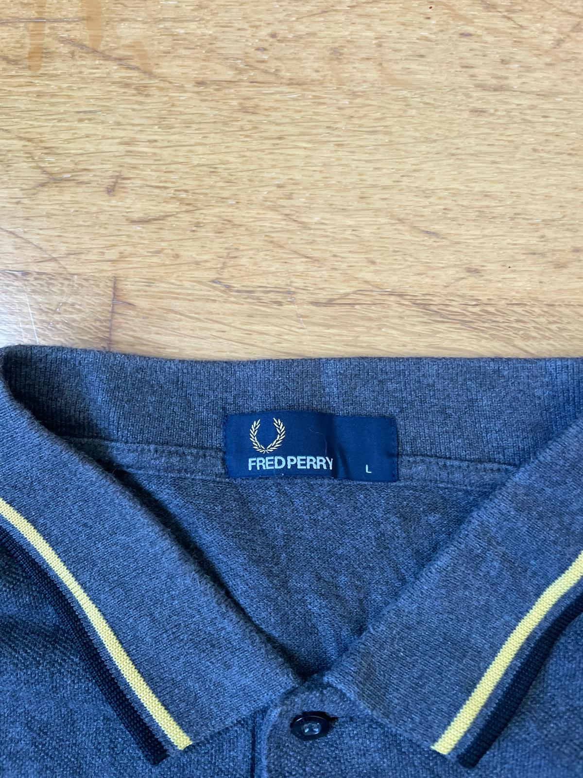 Fred Perry  — Talla L